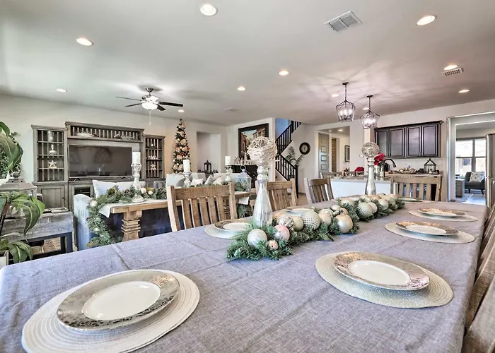 Pool, Hot Tub! San Tan Valley Snowbird Getaway *