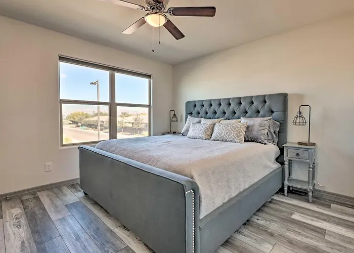 Pool, Hot Tub! San Tan Valley Snowbird Getaway Holiday home *