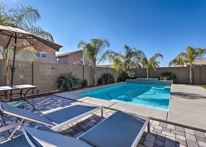 Pool, Hot Tub! San Tan Valley Snowbird Getaway