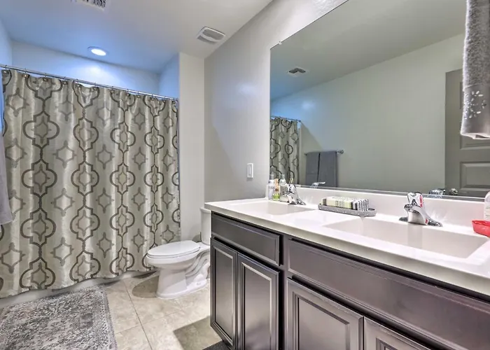 Pool, Hot Tub! San Tan Valley Snowbird Getaway