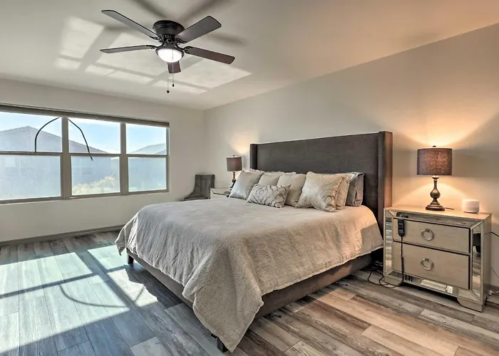 Pool, Hot Tub! San Tan Valley Snowbird Getaway *