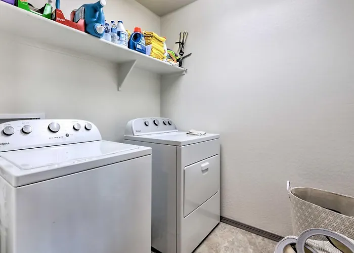 Holiday home Pool, Hot Tub! San Tan Valley Snowbird Getaway *